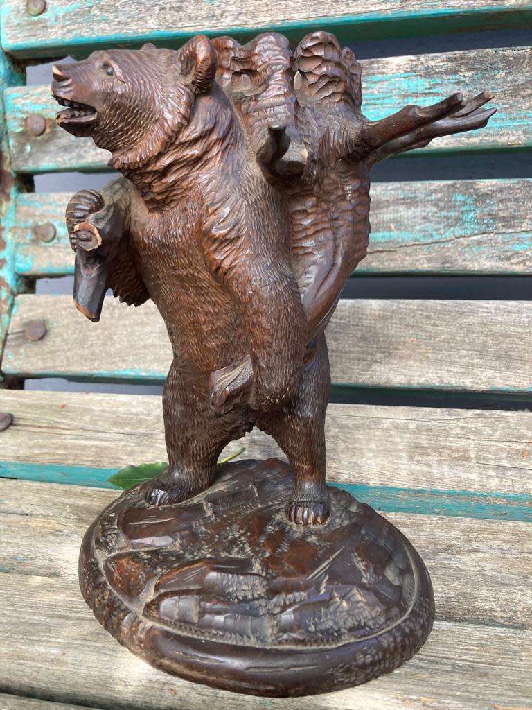 Vintage Black Forrest Carved Bear Pipestand ( 20 x 16 x 25 cm )
