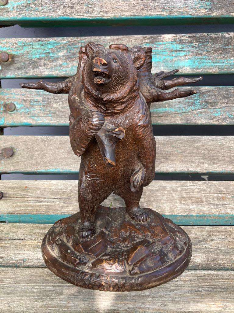 Vintage Black Forrest Carved Bear Pipestand ( 20 x 16 x 25 cm )