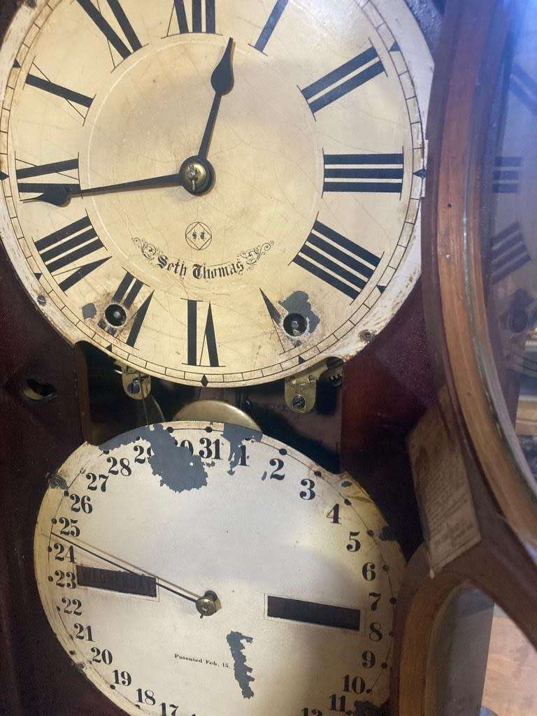 Very Rare Seth Tomas Calender Clock ( Working )