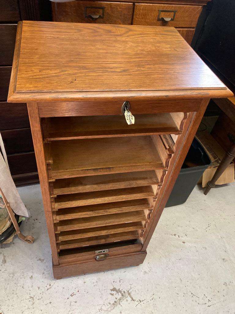 Vintage Oak Rolldoor Filing Cabinet ( 113 x 52 x 41 cm )