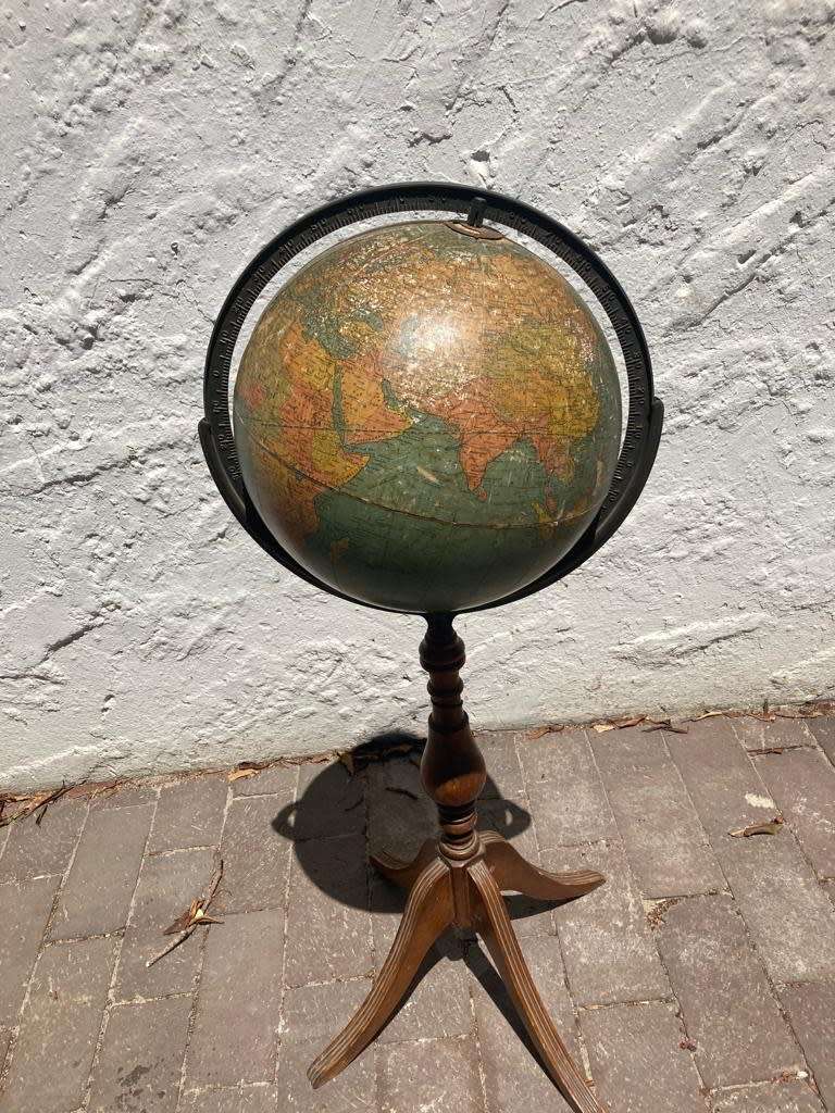 Vintage Standing Replogle World Globe ( 85 cm )