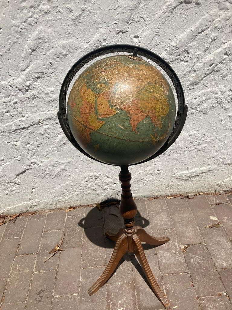 Vintage Standing Replogle World Globe ( 85 cm )