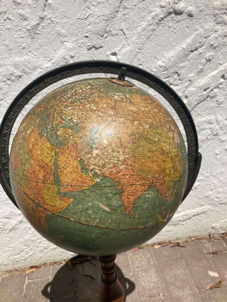 Vintage Standing Replogle World Globe ( 85 cm )