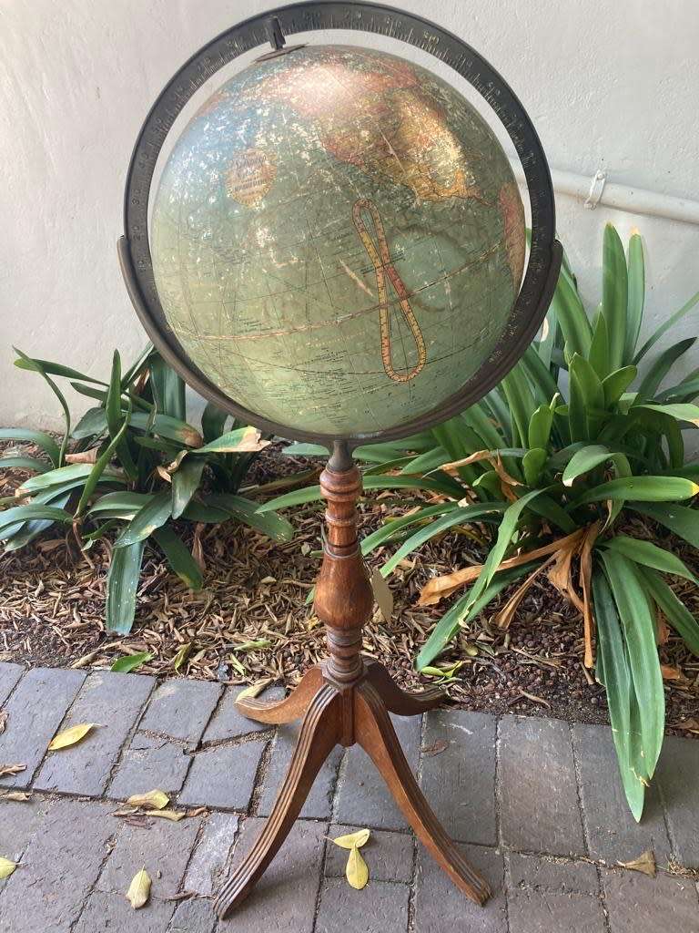 Vintage Standing Replogle World Globe ( 85 cm )