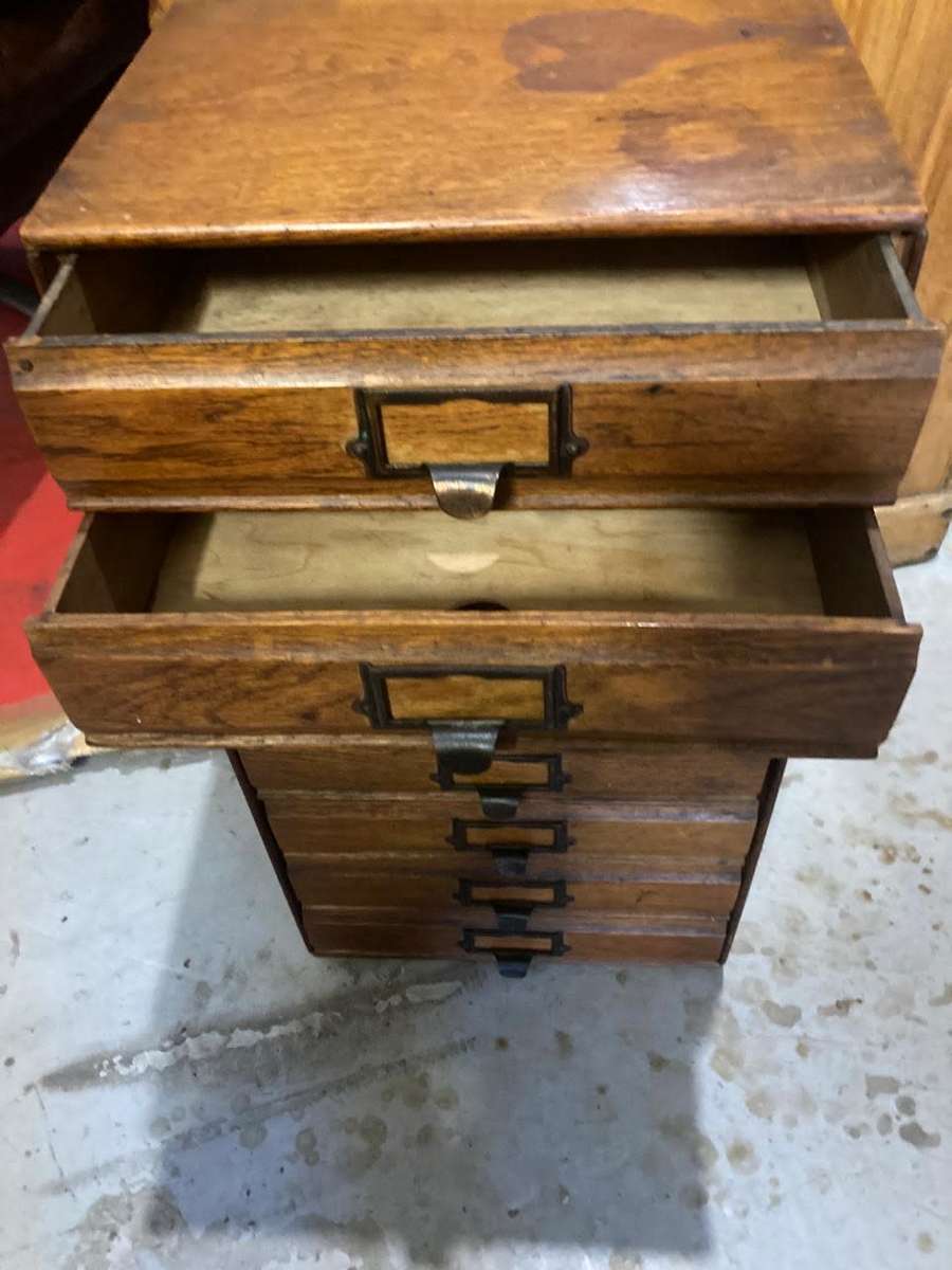 Oak 8 Drawer Filing Cabinet ( 60 x 25 x 32 cm )