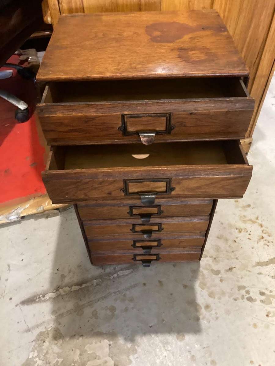 Oak 8 Drawer Filing Cabinet ( 60 x 25 x 32 cm )
