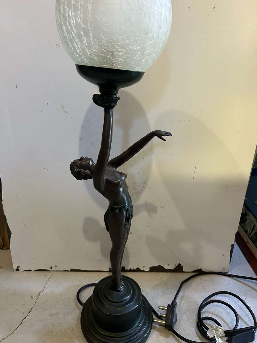 Beautiful Art Deco Figurine Lamp