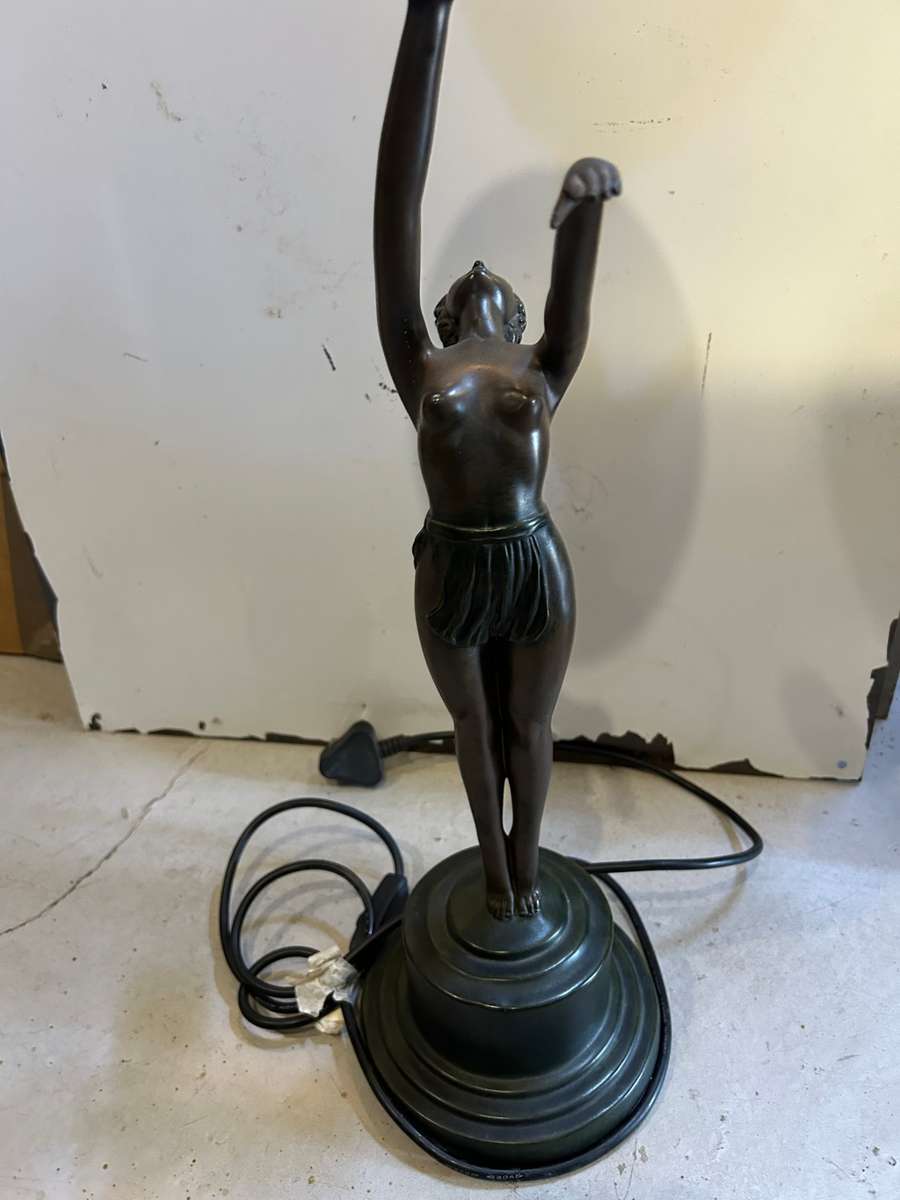 Beautiful Art Deco Figurine Lamp