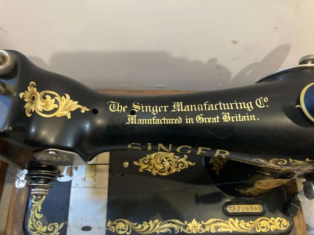Singer Machine in original box in good condition