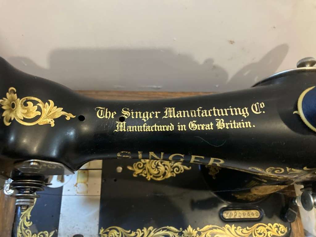 Singer Machine in original box in good condition