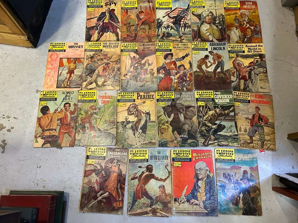 Collection of 21 Classic Comics