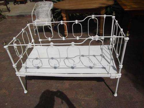 CAST IRON COT(120 x 60 x 88cm)