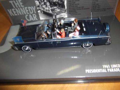 KENNEDY CAR ( MINICHAMPS)