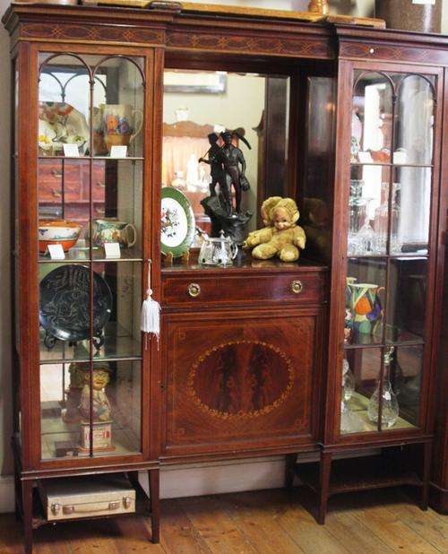 EDWARDIAN MAHOGANY DISPLAY CABINET