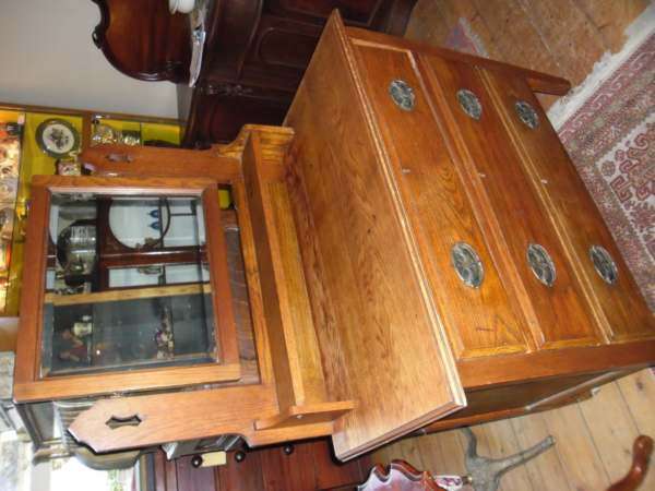 OAK DRESSING TABLE CIRCA 1915
