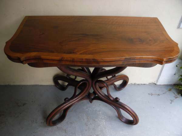 VICTORIAN ROSEWOOD CARDTABLE WITH BENTWOOD LEGS