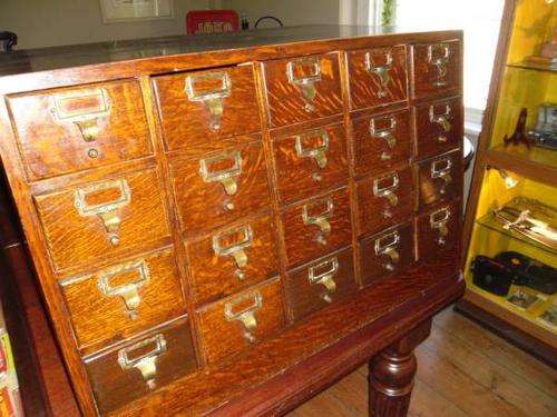 OAK FILING CABINET ( 82 X 52 X 52 CM )