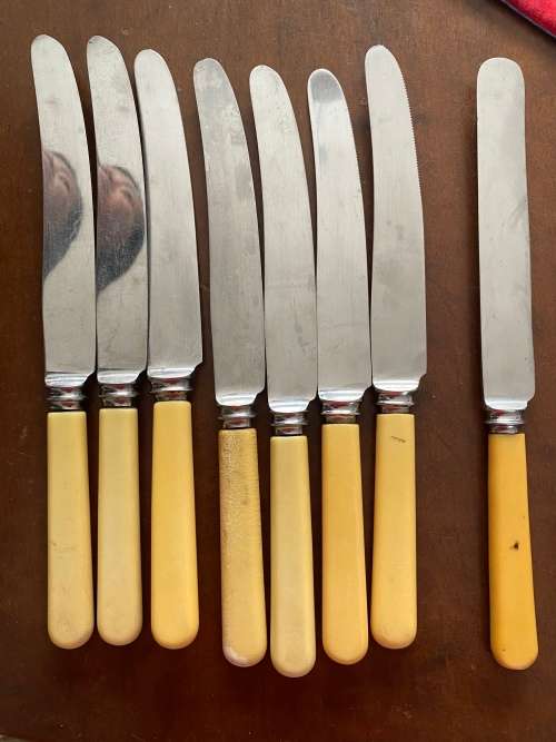 Set of knives