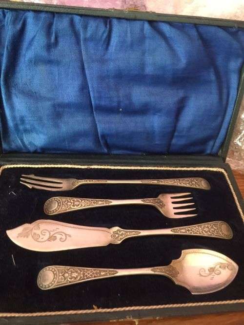 Fish knives and forks set
