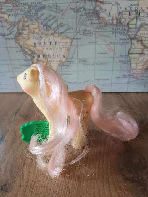 My Little Pony G1 Flutter Pony Rosedust with comb
