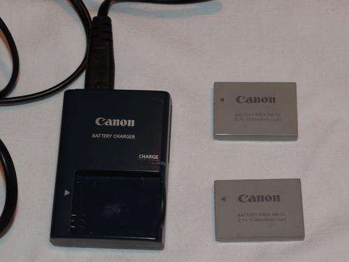 Canon Battery pack NB-5L 3.7V 1120mAh (Li-ion) x2 and charger