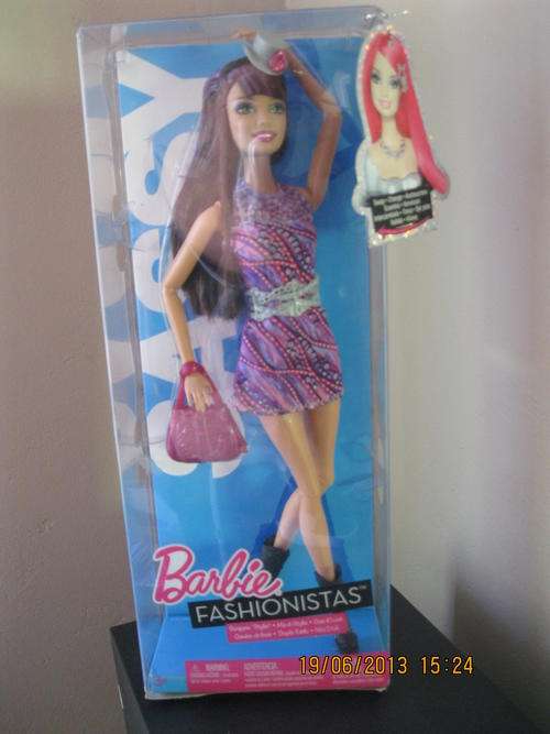 Barbie-Fashionista Swappin' Styles