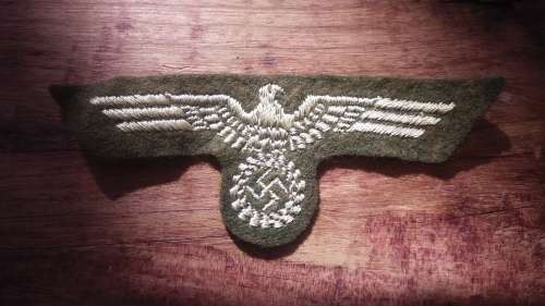WW2 Nazi GERMAN-OFFICERS-M38-Cap Badge only