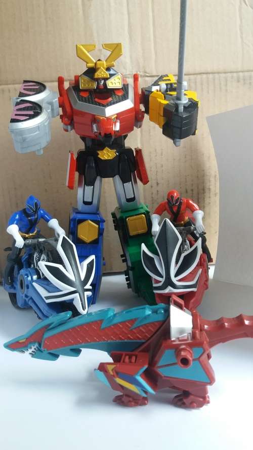 Power Rangers Samurai Megazord with 2 Disc Cycles & Action Figures