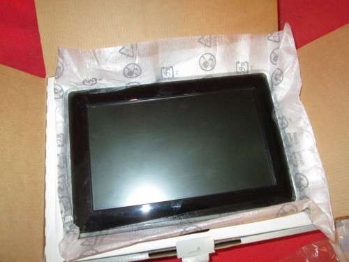 Samsung SPF-107H 10-Inch Touch of Color Digital Photo Frame with 1 GB Built-In Memory