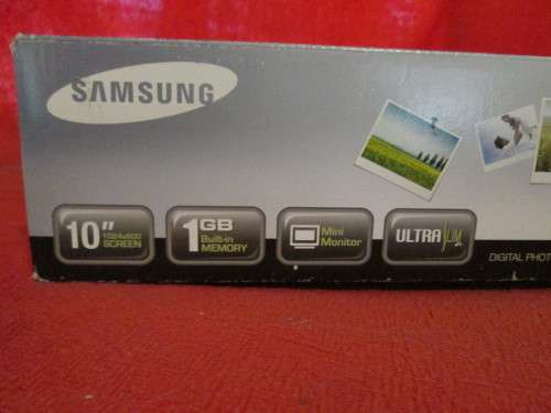 Samsung SPF-107H 10-Inch Touch of Color Digital Photo Frame with 1 GB Built-In Memory