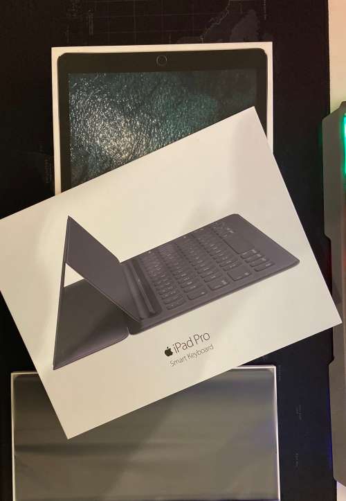 iPad Pro 12.9 - inch & Apple Smart Keyboard