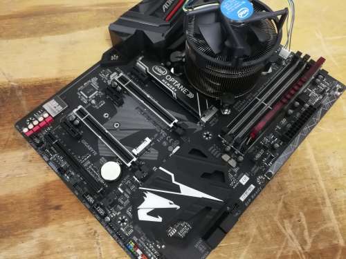 Z370 Aorus MB + Intel i7-8700 3.7GHz + 8GB RAM