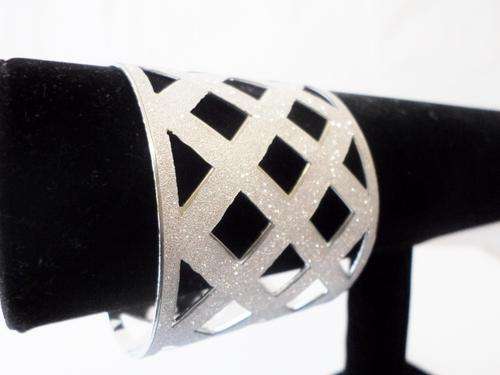 Stunning ladies silver & diamond glitter bracelet, click to view bigger images