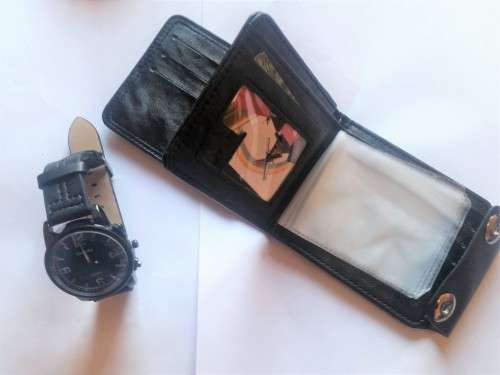 **New** Stylish 2Pc Faux Leather Wallet and Watch Set ~ CraZe Auction !