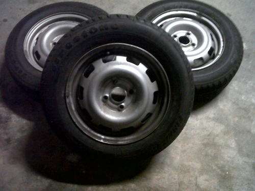 3 x Firestone Firehawk 185/65 R14 tyres and Rim