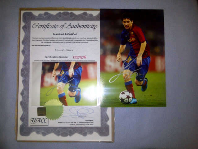 Lionel Messi signed FC Barcelona Photo! AMAZING PHOTO
