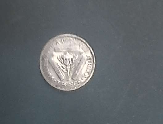 SILVER THREEPENCE...'1927' VERY FINE!!!!