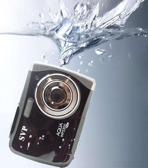 12MP UNDERWATER DIGITAL CAMERA - 8 X ZOOM - VIDEO & FACE DETECTION