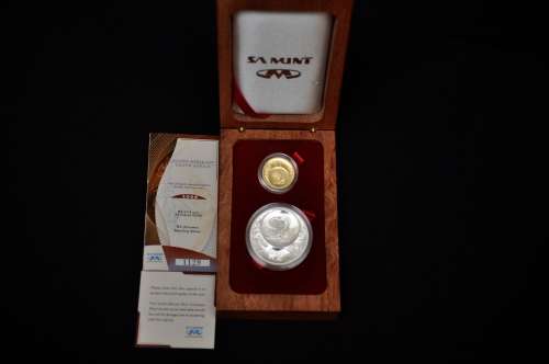2010 FIFA WORLD CUP SOUTH AFRICA 2006 OFFICIAL COMMEMORATIVE SOUTH AFRICAN COIN SET R2 (1/4 oz)