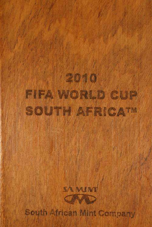 2010 FIFA WORLD CUP SOUTH AFRICA 2006 OFFICIAL COMMEMORATIVE SOUTH AFRICAN COIN SET R2 (1/4 oz)
