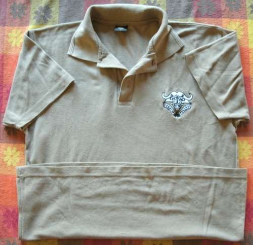 Golf shirt with 32 Battalion Badge!!! Size Medium