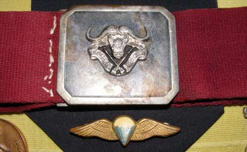 32 Battalion Parabat Collection, Belt, Beret and flashes with 20 year service medal!!