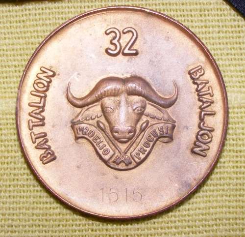 32 Battalion Parabat Collection, Belt, Beret and flashes with 20 year service medal!!