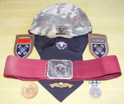 32 Battalion Parabat Collection, Belt, Beret and flashes with 20 year service medal!!