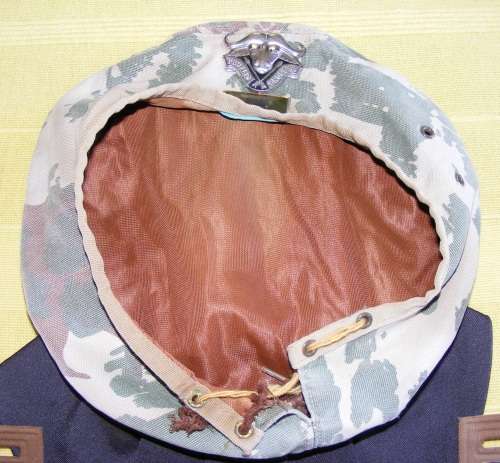 32 Battalion Parabat Collection, Belt, Beret and flashes with 20 year service medal!!