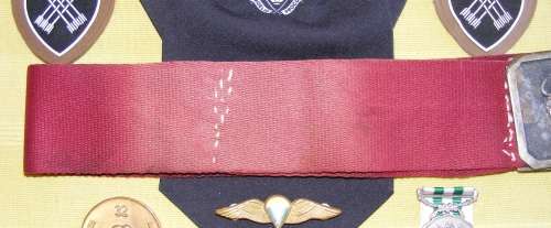 32 Battalion Parabat Collection, Belt, Beret and flashes with 20 year service medal!!