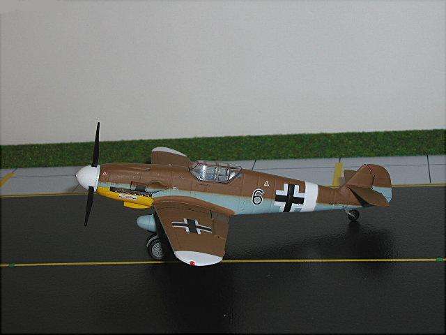 Dragon Warbirds 1/72 Messerschmitt Bf109G Black 6, Luftwaffe 8./JG77, Gambut, Libya.