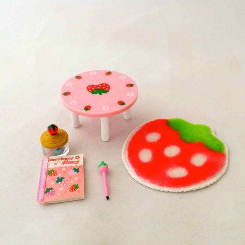 Rement Playscale Miniatures - Table and Writing Set