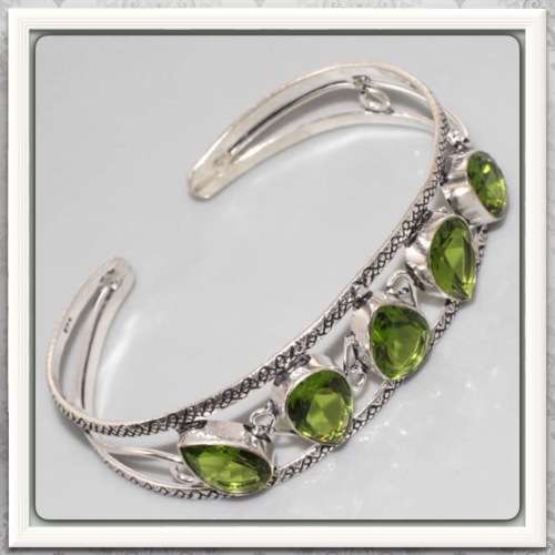 ***REFRESHING BEAUTY***  PERIDOT PEAR SHAPE GEMSTONE CUFF .925 SILVER BRACELET