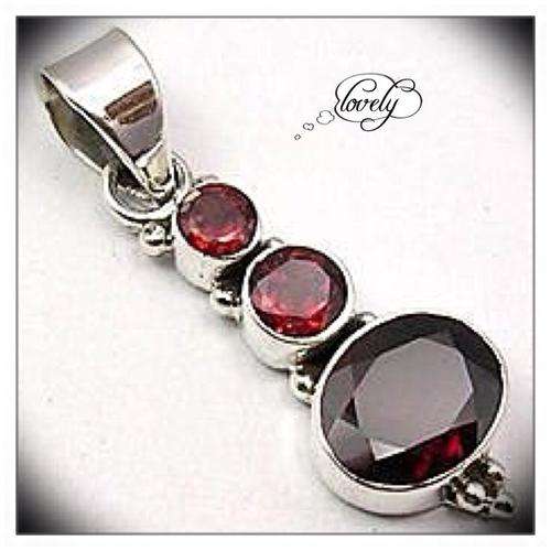 *** ELEGANT***SOLID SILVER NATURAL GARNET PENDANT